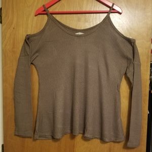 Abercrombie & Fitch cold shoulder top
